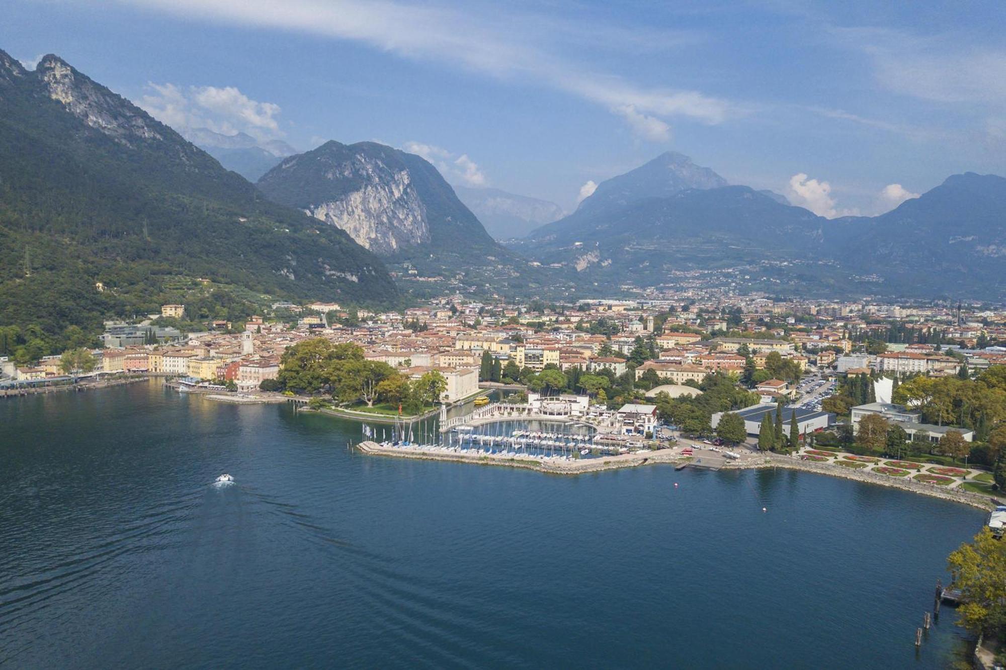 Balcone Sui Tigli Few Min From The Lake - Happy Rentals Riva del Garda Exterior foto